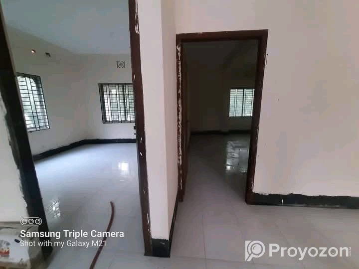 বাড়ি ভাড়া দেওয়া হবে।