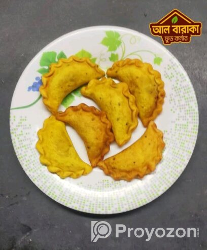 সব ধরনের খাবার অর্ডার নেওয়া হয়।