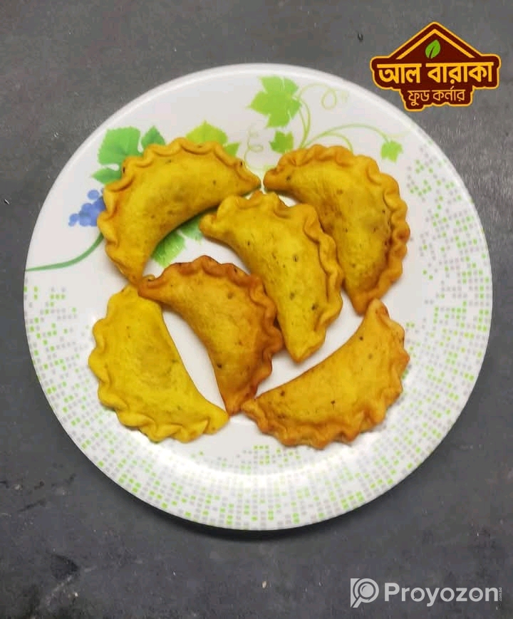 সব ধরনের খাবার অর্ডার নেওয়া হয়।