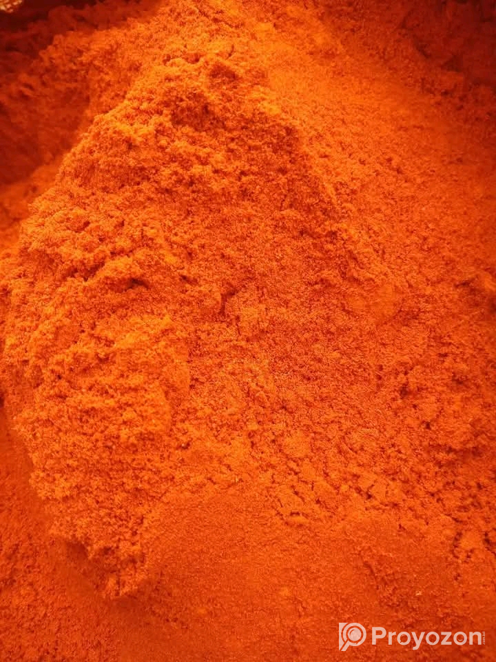 দেশী ঝাল মরিচের গুঁড়া পাইকারি বিক্রি করা হয়।