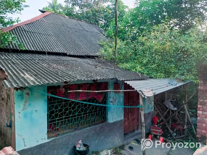 বাড়ি বিক্রি করা হবে।