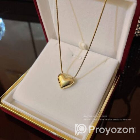 Smooth heart-shaped collarbone chain
