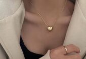 Smooth heart-shaped collarbone chain