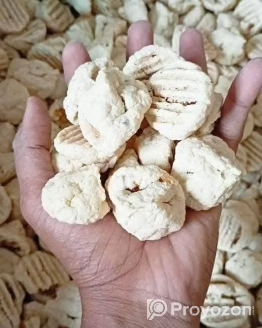 মাসকলাই ডাল অথবা কুমড়ার তৈরি বড়ি।