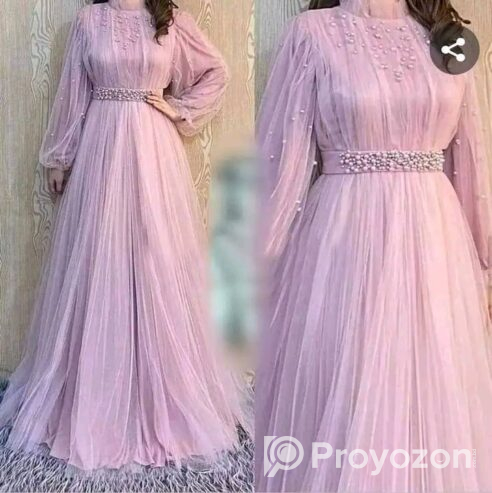 বুকে পুতি গাউন বিক্রি হবে