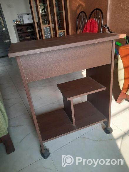 Computer table