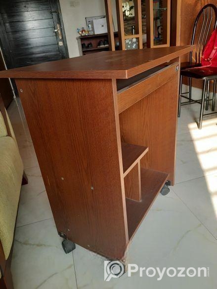 Computer table