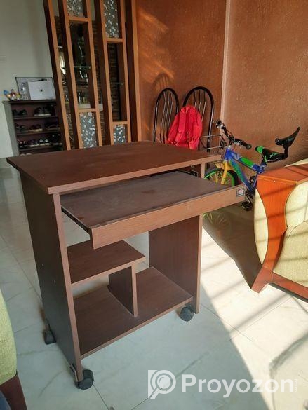 Computer table