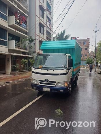 Toyota DYNA 2004