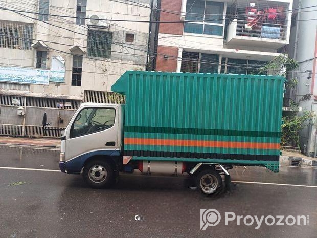 Toyota DYNA 2004