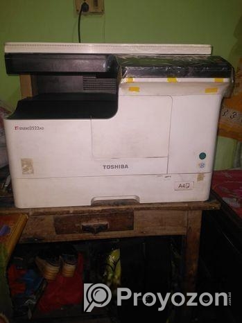 Toshiba photocopy machine