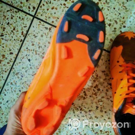 Football Boots Sell Post