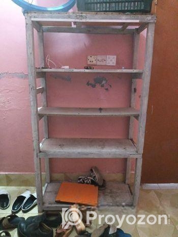 ৫/২.৫ ফিট কাঠের তৈরি রেকটি বিক্রি করা হবে