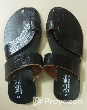 চামড়ার জুতা বিক্রি হবে
