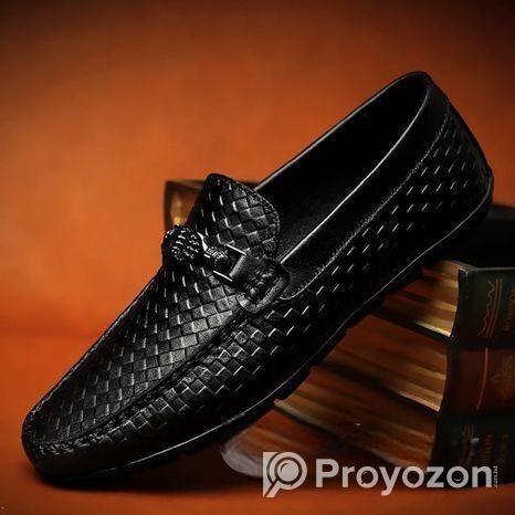 BLACK GRATTED PREMIUM SHOES IN AFFORDABLE PRICE