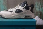 Sneakers sell