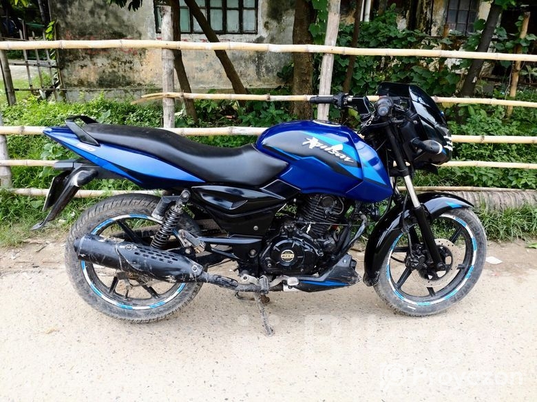 Bajaj Pulsar 150 . 2017