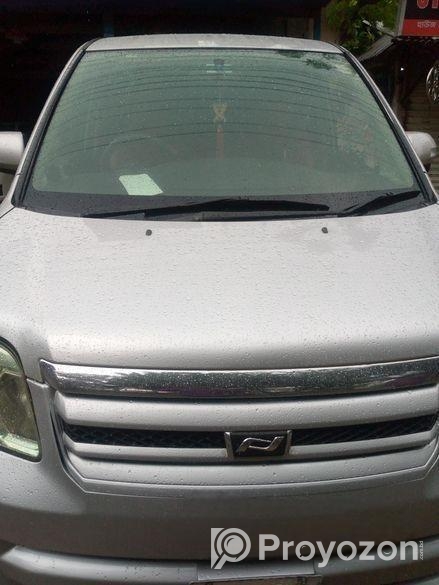 Toyota Noah 2004