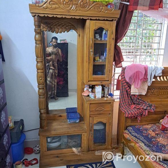 Dressing table