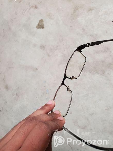 Japan design beta-titanium glasses