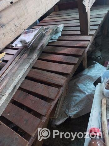 Single bed (wood)