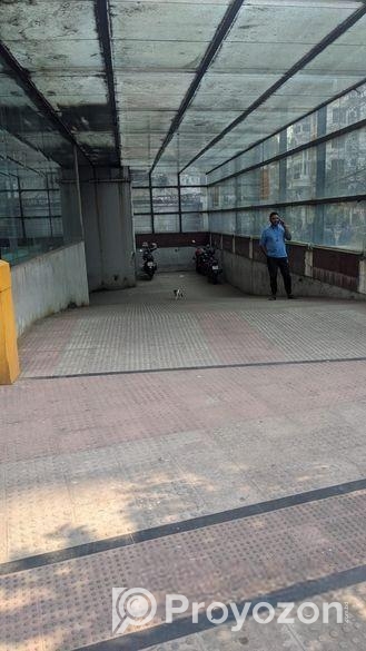 4,250 sft Prime Commercial Space for Rent –