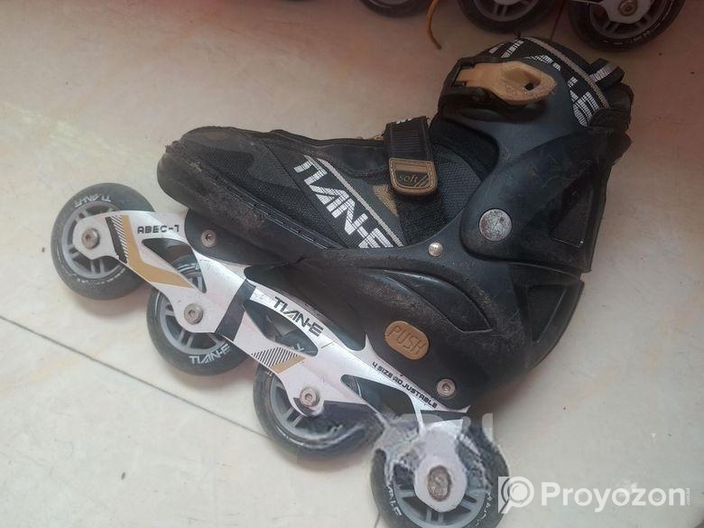 Skating shoes