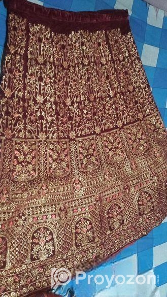 মেয়েদের লেহেঙ্গা বিক্রি হবে