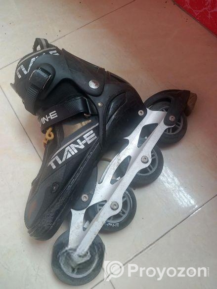 Skating shoes