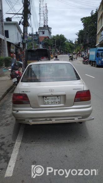 Toyota Corolla . 1995