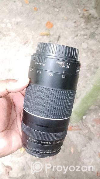 Cannon 700D with 75/300 Zoom Lens