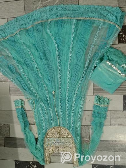 Gown sell Hobe
