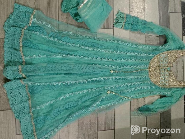 Gown sell Hobe
