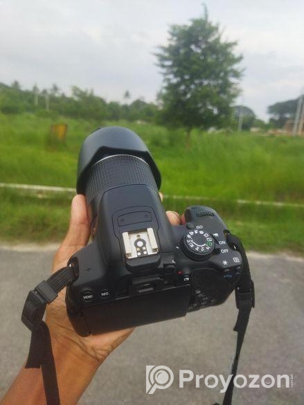 Canon EOS 700d