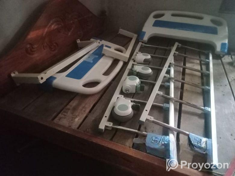 Hospital patient bed