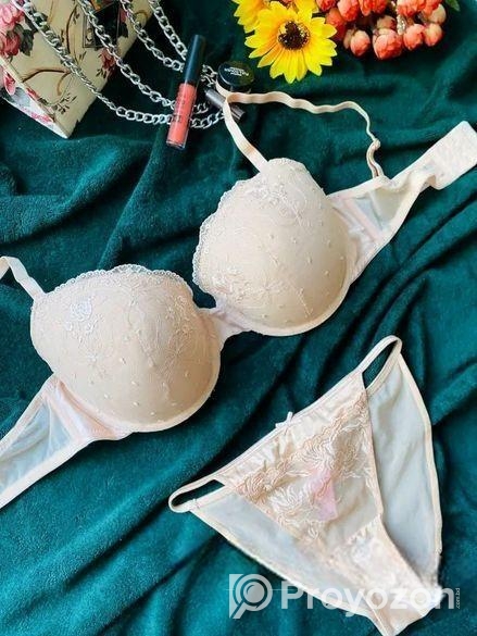 Bra-Panty set.