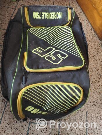 Used Cricket Kit