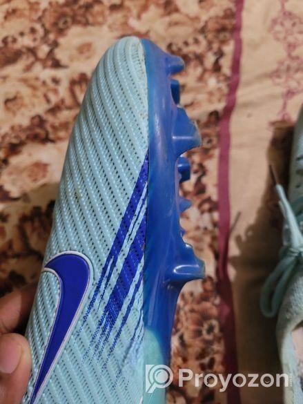 Nike 42 বুট