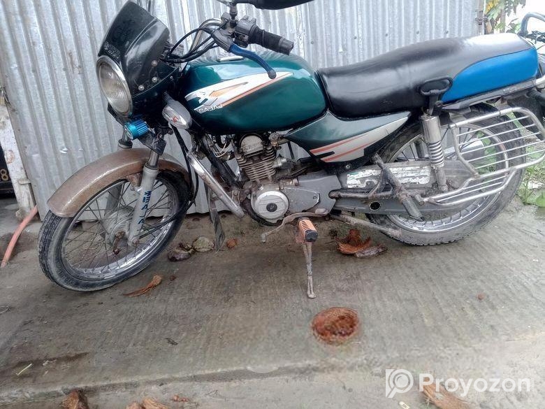 Bajaj Boxer . 2016