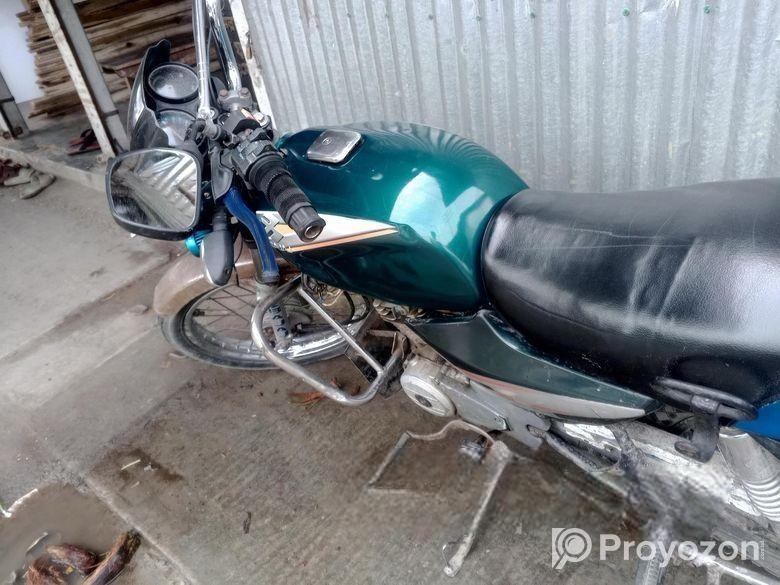Bajaj Boxer . 2016