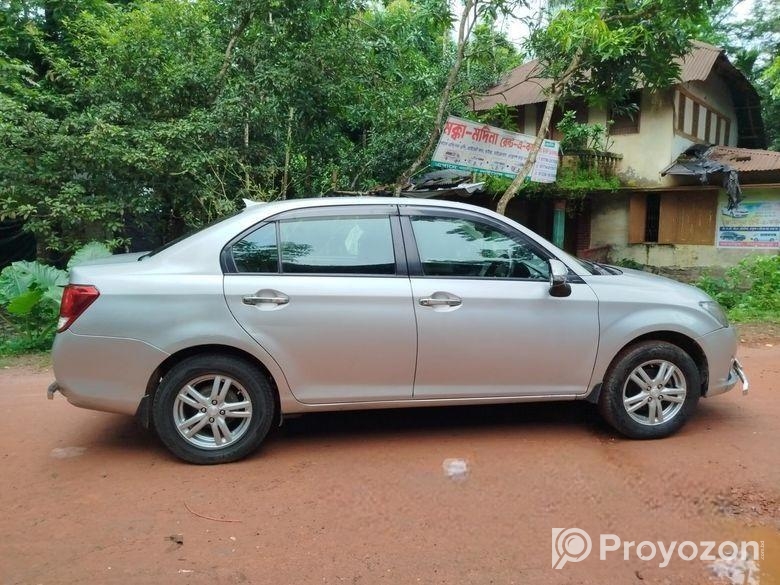Toyota Axio Axoi 2012