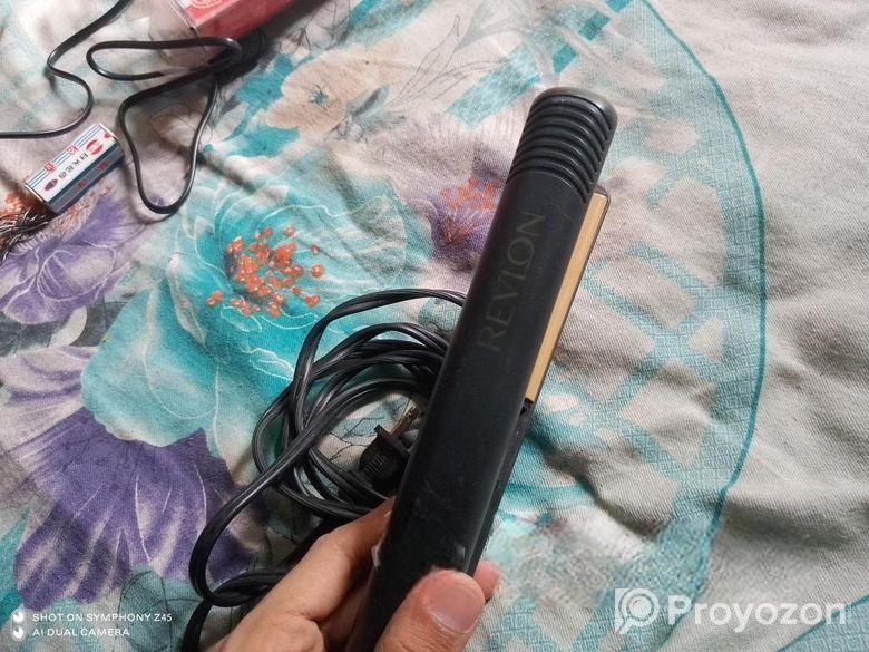 একটি হেয়ার স্ট্রেটনার বিক্রি করা হবে।