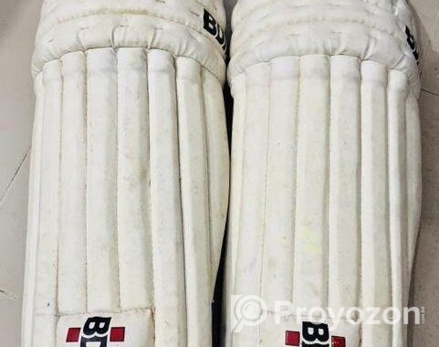 ক্রিকেট খেলার সরঞ্জাম