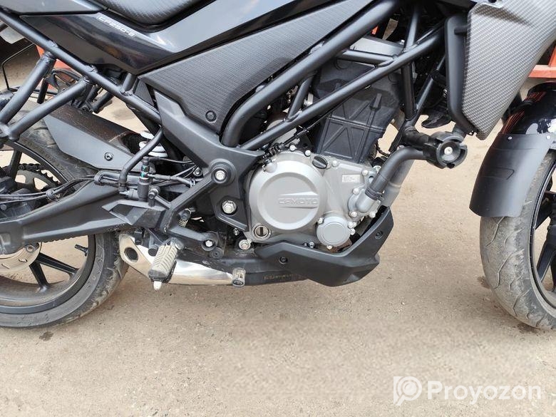 CF Moto NK 250 2025