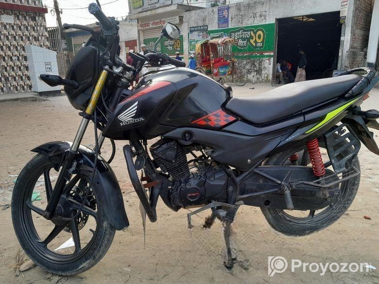 Honda Livo . 2018