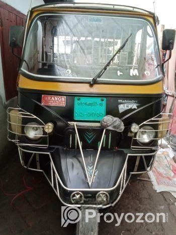 Mahindra 2005
