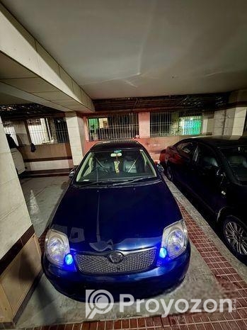 Toyota RunX . 2002