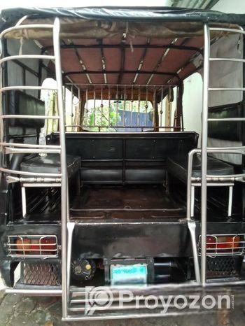 Mahindra 2005