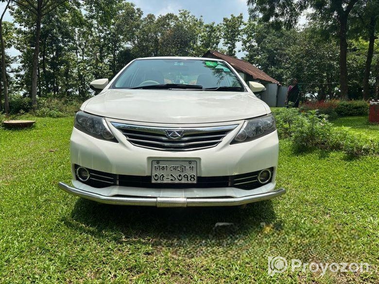 Toyota Allion . 2010