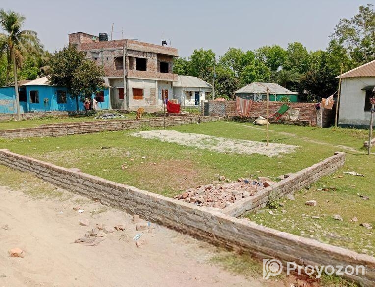 কুষ্টিয়া কুমারগাড়া পল্টন মোড়ে জমিটি বিক্রি হবে